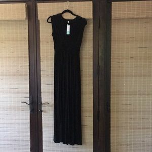 NWT Gilli Black Jersey Maxi Dress - Med